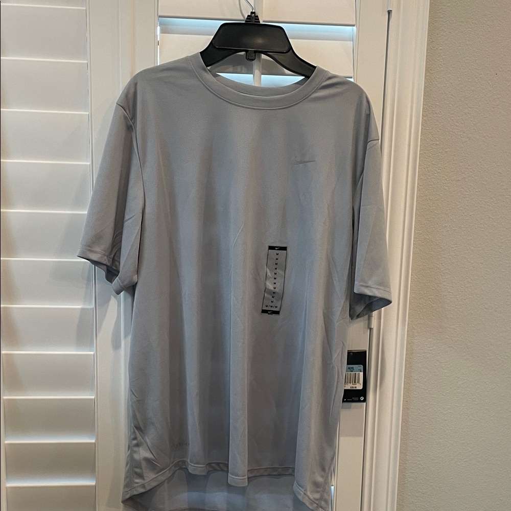 Nike Men's Short Sleeve Tee — Light Gray